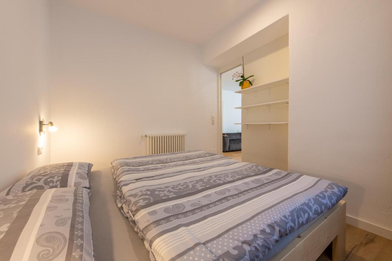 Heimat Living Like A Local Apartment Silandro Bagian luar foto