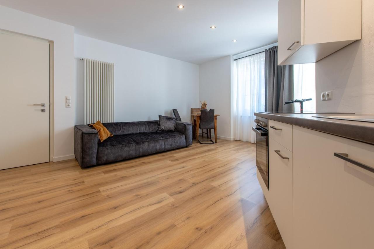 Heimat Living Like A Local Apartment Silandro Bagian luar foto